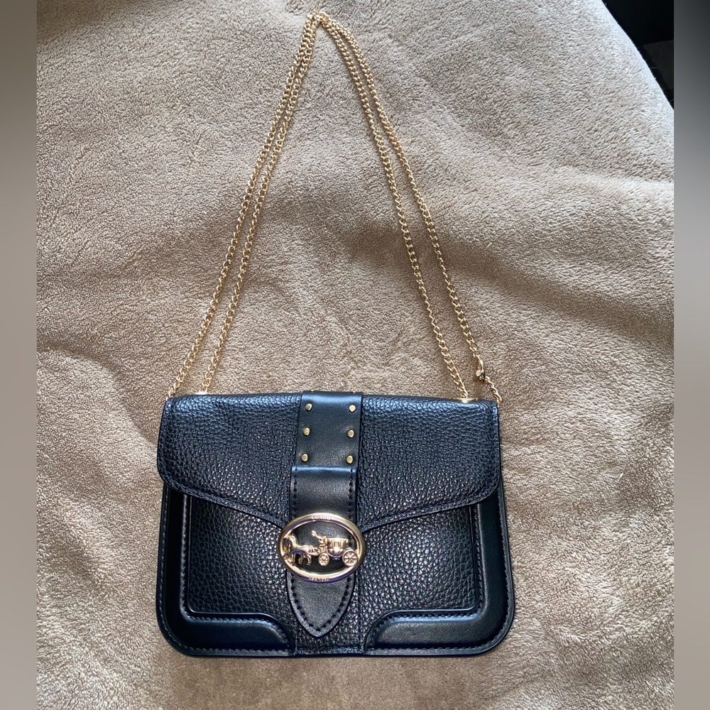 ✨Coach Georgie Crossbody ✨
